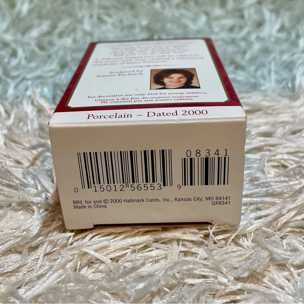 Hallmark 2000 FASHION AFOOT Ornament 1st Series Victorian Boot Mouse Hinged Box